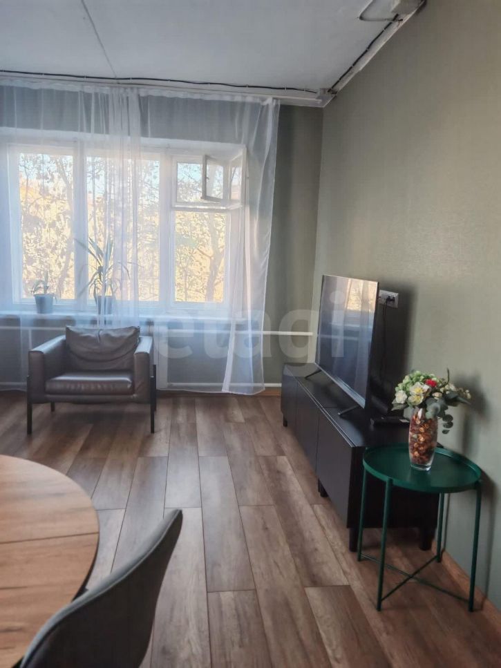 3-комн квартира улица Чкалова