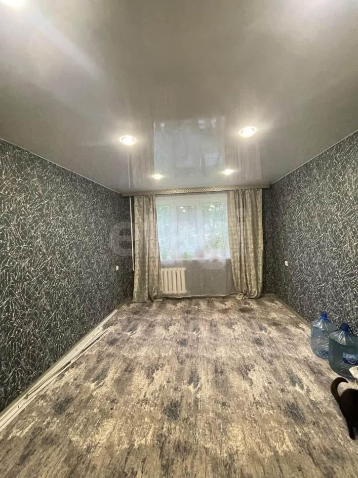 2-комн квартира улица Емлина