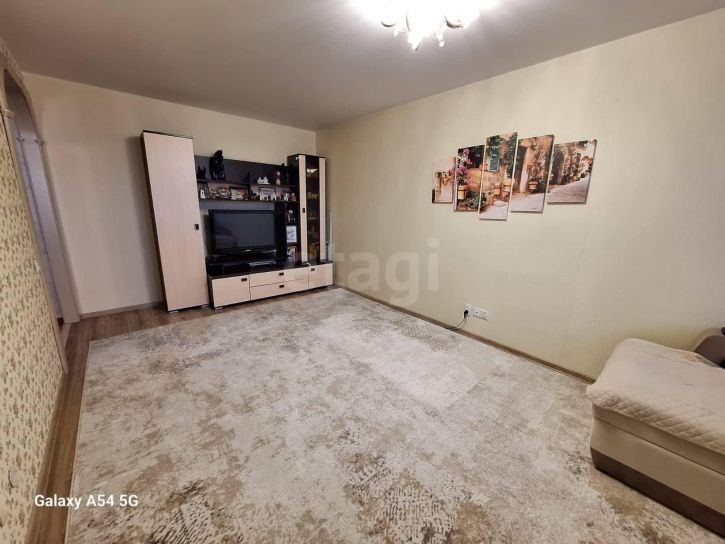 2-комн квартира улица Емлина