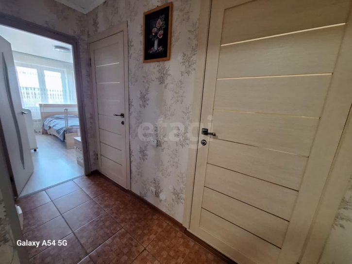 2-комн квартира улица Емлина