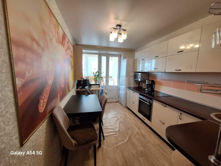 2-комн квартира улица Емлина