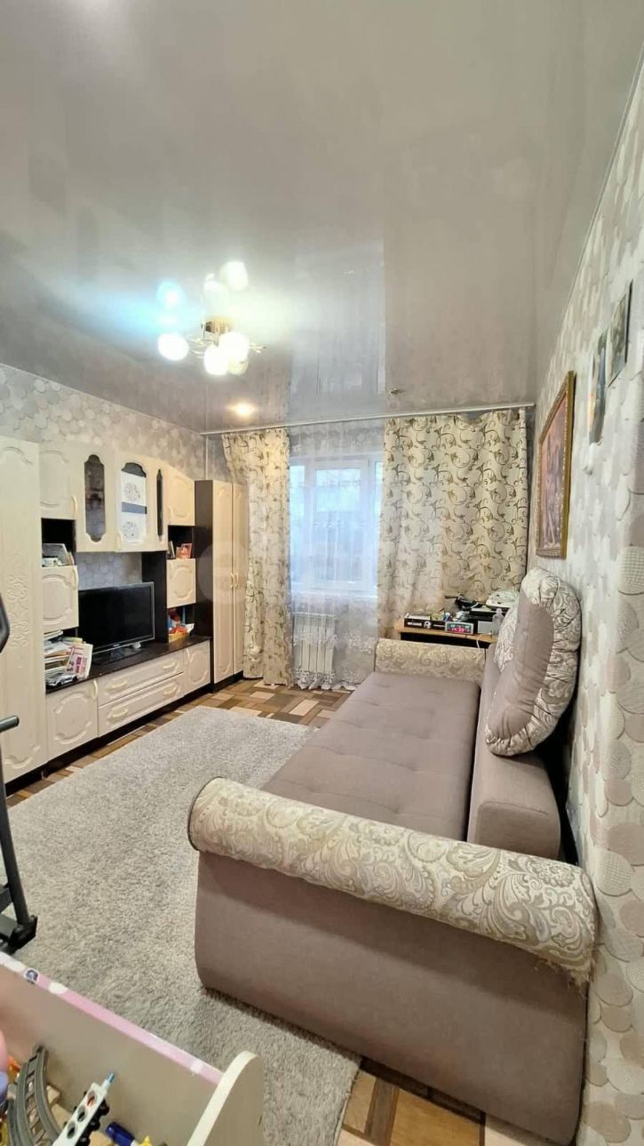 2-комн квартира улица Емлина