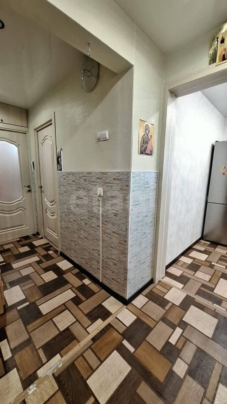 2-комн квартира улица Емлина