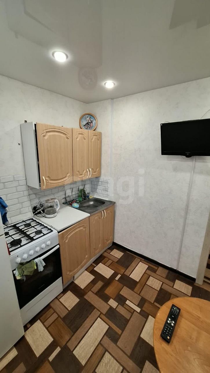 2-комн квартира улица Емлина