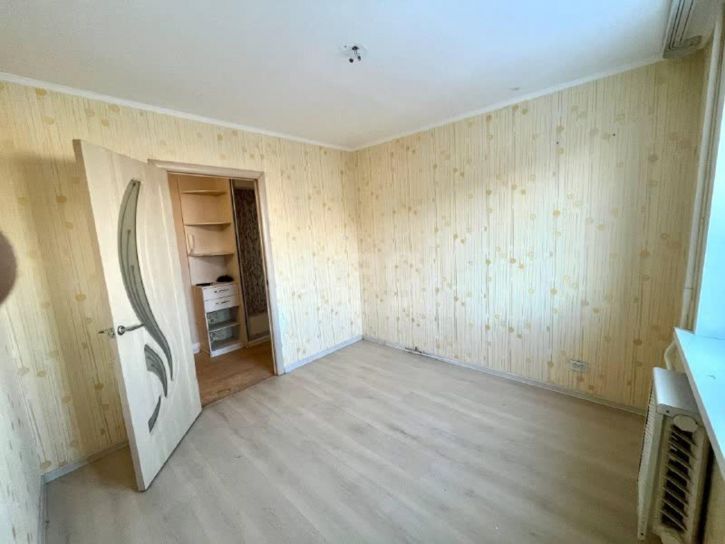 2-комн квартира улица Емлина