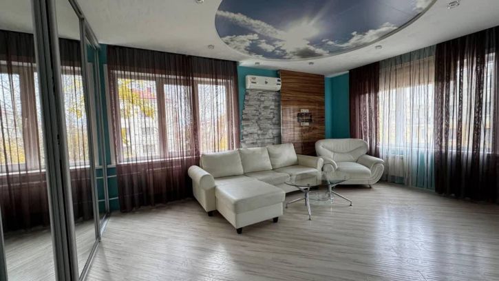 3-комн квартира улица Чкалова