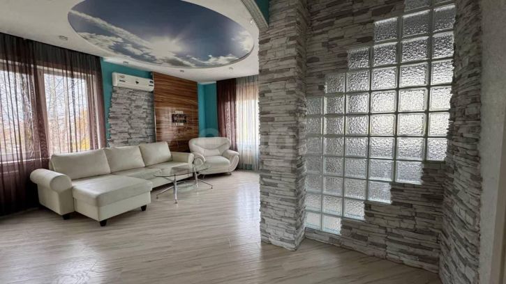 3-комн квартира улица Чкалова