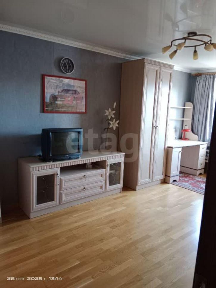 2-комн квартира улица Емлина