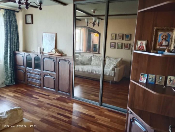 2-комн квартира улица Емлина