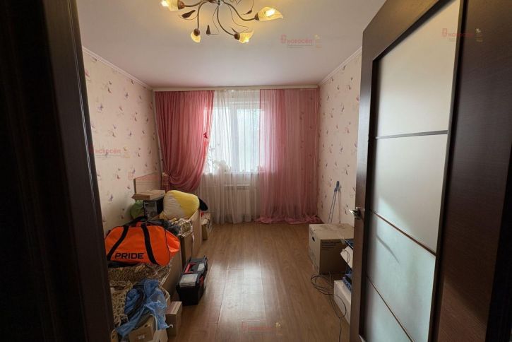 3-комн квартира Строителей 22