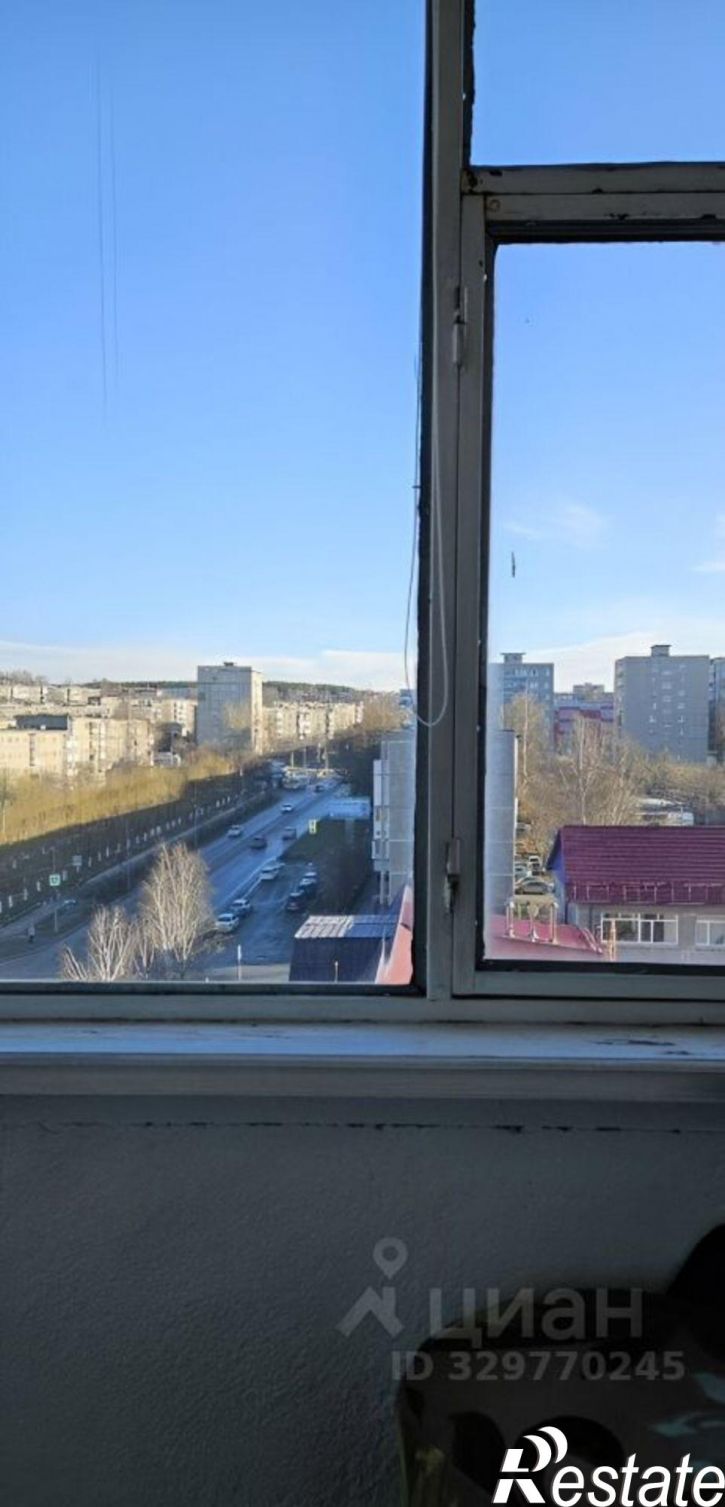 2-комн квартира пр-кт Космонавтов, 27,  д. 27
