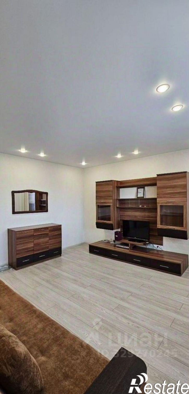 2-комн квартира пр-кт Космонавтов, 27,  д. 27