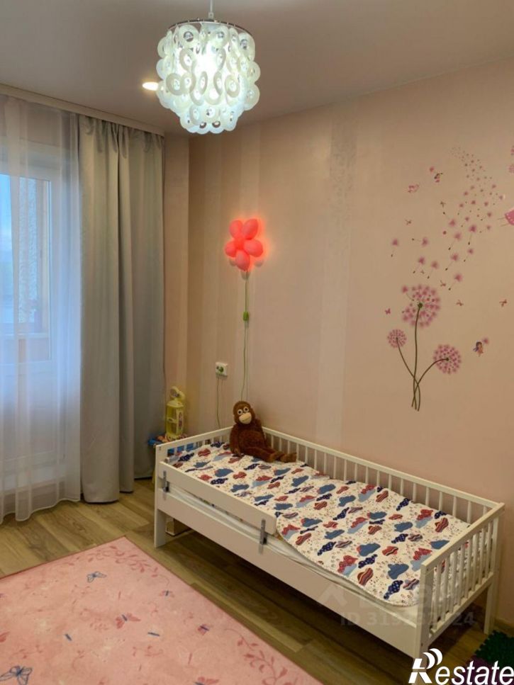 4-комн квартира улица Сакко и Ванцетти, 1А,  д. 1А