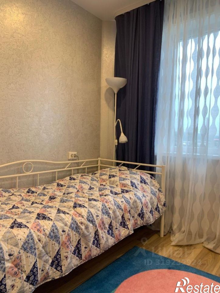 4-комн квартира улица Сакко и Ванцетти, 1А,  д. 1А