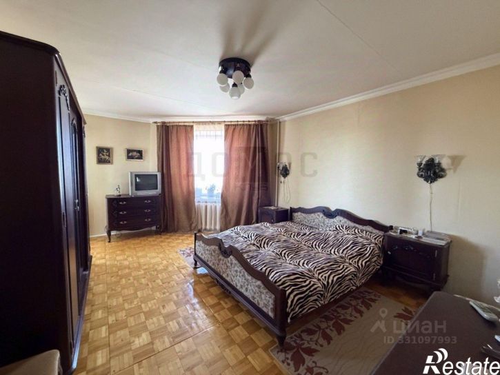 4-комн квартира улица Ватутина, 47Б,  д. 47Б