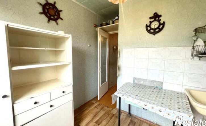 3-комн квартира улица Емлина, 4,  д. 4