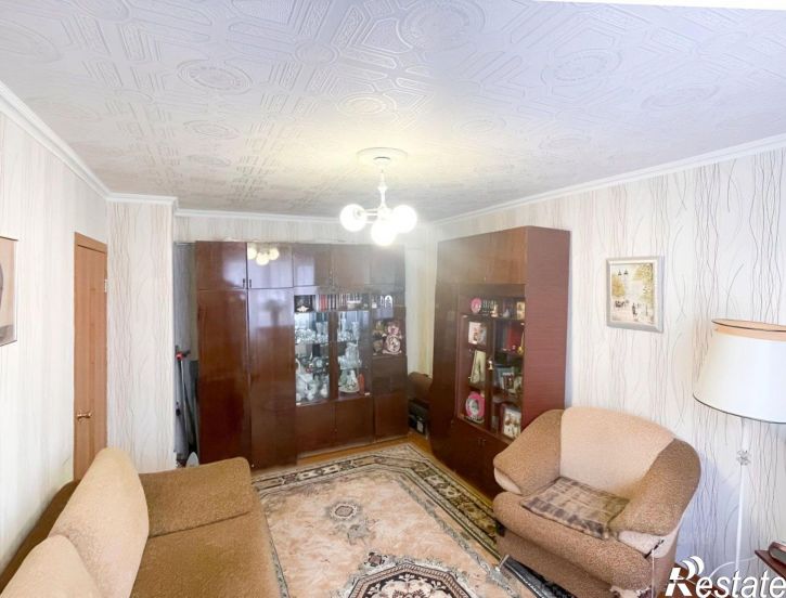 2-комн квартира ул Емлина, 8,  д. 8