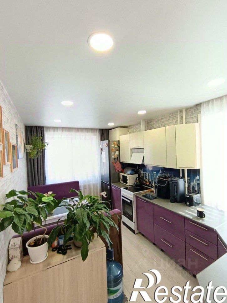2-комн квартира улица Сакко и Ванцетти, 10,  д. 10