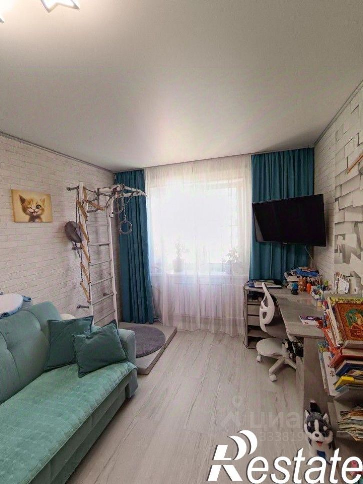 2-комн квартира улица Сакко и Ванцетти, 10,  д. 10