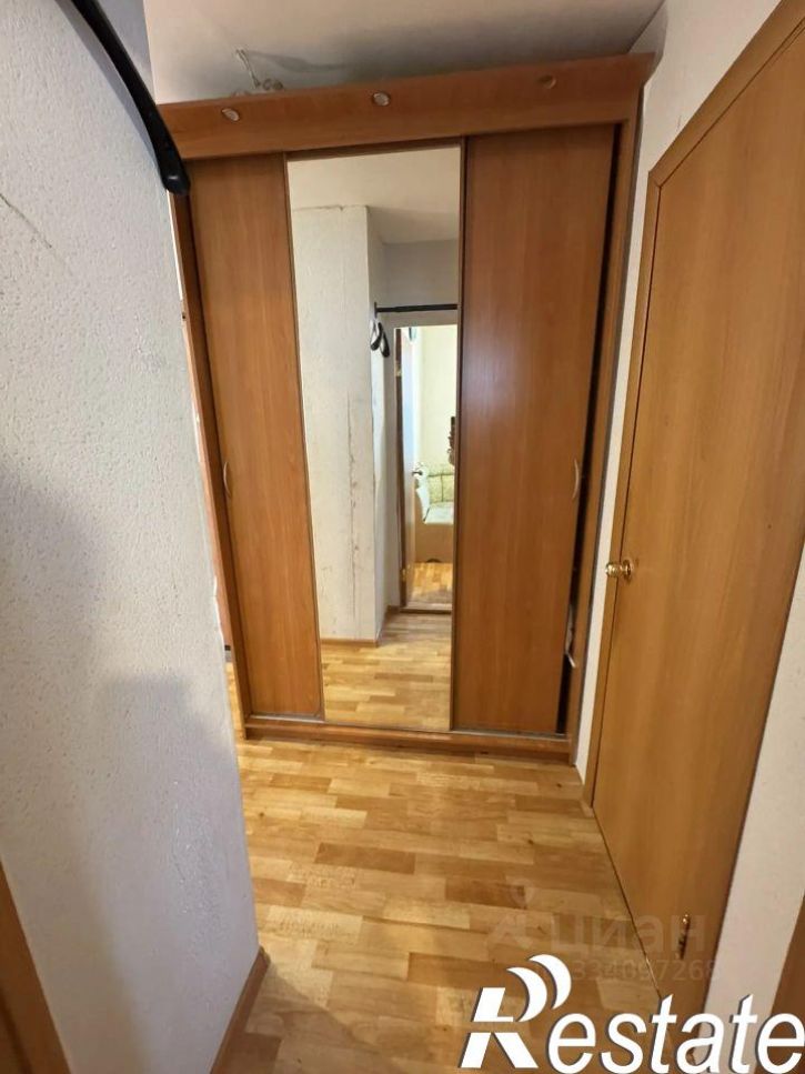 2-комн квартира улица Емлина, 10,  д. 10
