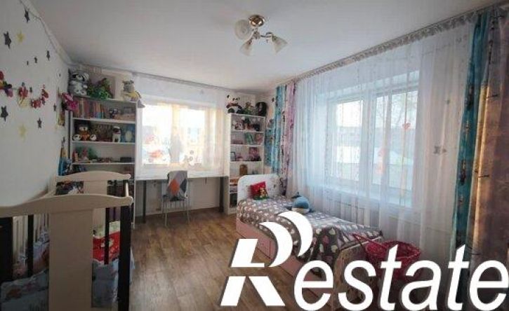 3-комн квартира улица Сакко и Ванцетти, 10,  д. 10