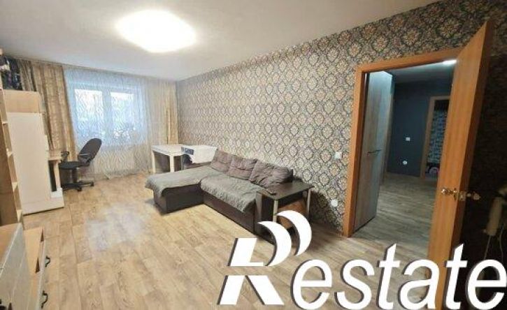 3-комн квартира улица Сакко и Ванцетти, 10,  д. 10