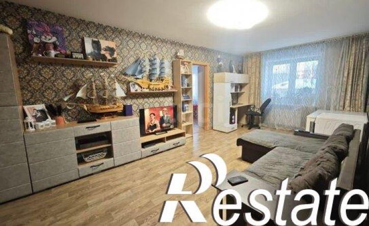3-комн квартира улица Сакко и Ванцетти, 10,  д. 10
