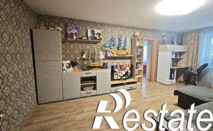 3-комн квартира улица Сакко и Ванцетти, 10,  д. 10