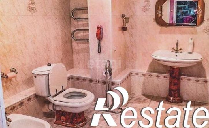 5-комн квартира улица Чекистов, 9,  д. 9