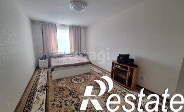 4-комн квартира улица Сакко и Ванцетти, 10,  д. 10