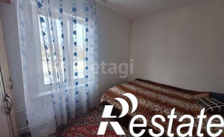 4-комн квартира улица Сакко и Ванцетти, 10,  д. 10